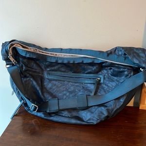 Lululemon crossbody gym bag